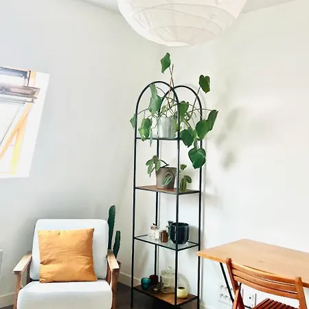 Apartment - Martyrs Paris